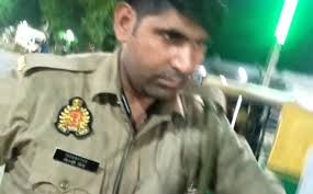 ड्यूटी से लौट रहे दिल्ली पुलिस के हवलदार से मारपीट